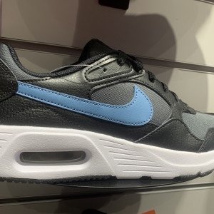 Giầy sneaker